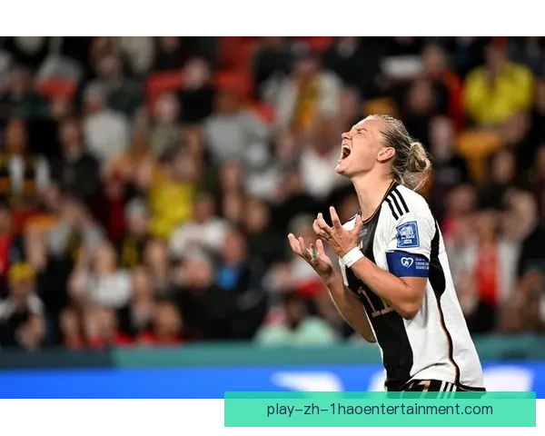 亚历山德拉·波普女足世界杯小组赛上演双响助英格兰大胜